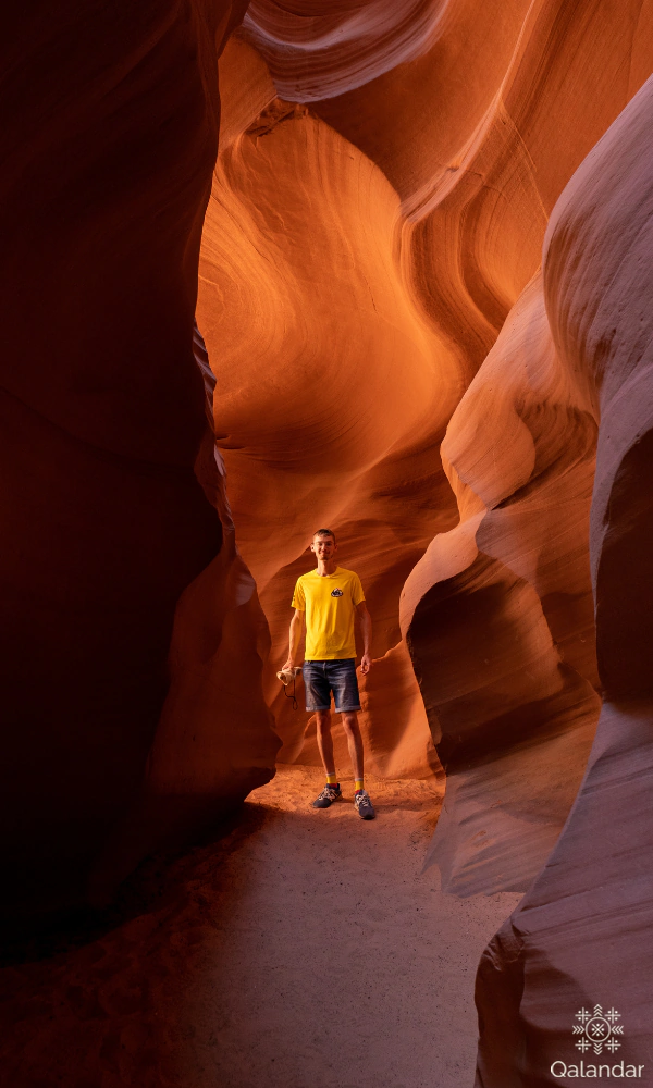 Hullámzó homokkő falak az arizonai Antelope Canyonban