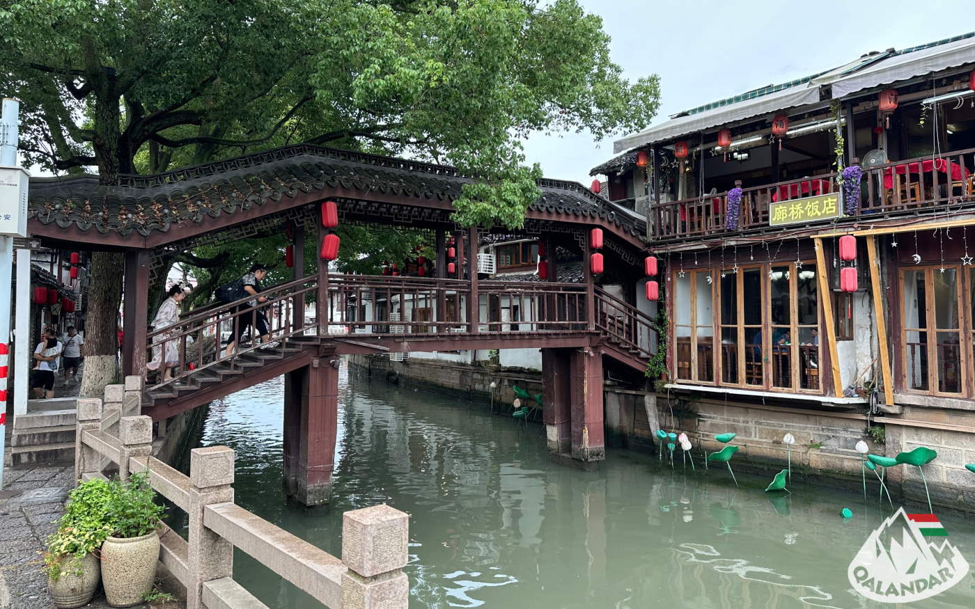 3. nap — Vízi város és modern metropolisz