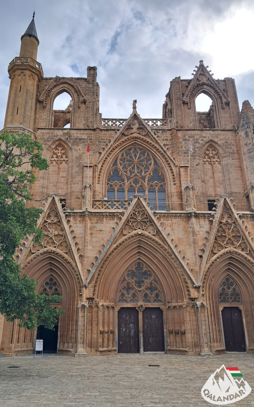 2. nap — Afrodité habjai és két világ határa